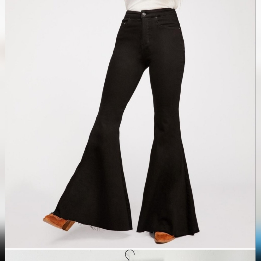 We The Free Curvy Black High Rise Flare Jeans... Size 32